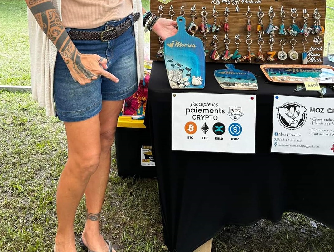 Des commerçants du fenua se tournent vers la cryptomonnaie • TNTV News -  Tahiti Nui Télévision